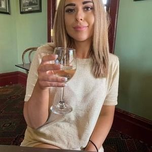 Meet your Posher, Stephanie